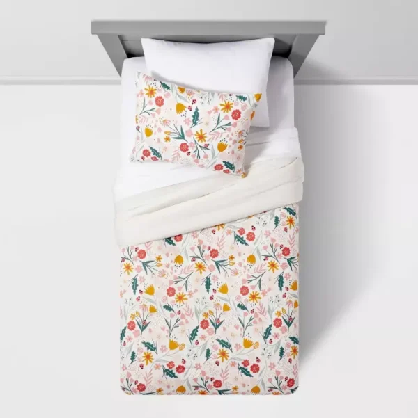 Pillowfort™ Garden Floral Kids' Comforter Set - Image 3